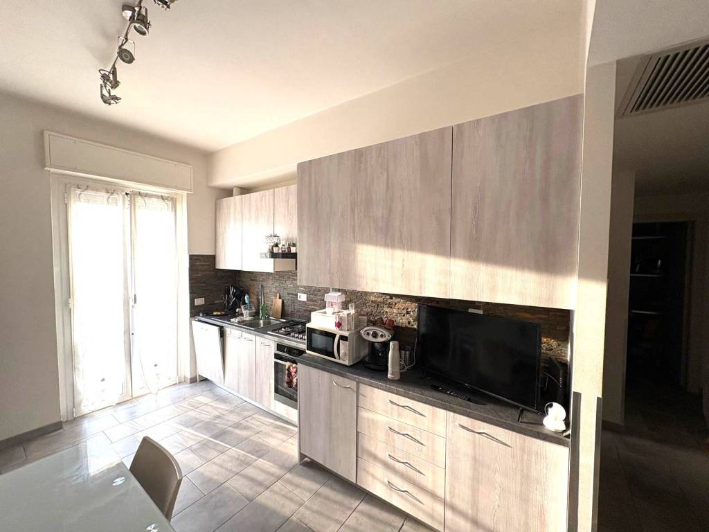 Appartamento a Cesano boscone in Via Pasubio, 8 - Foto 2