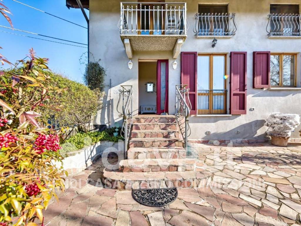 Villa a Luino in Via del Cattel, 21 - Foto 2
