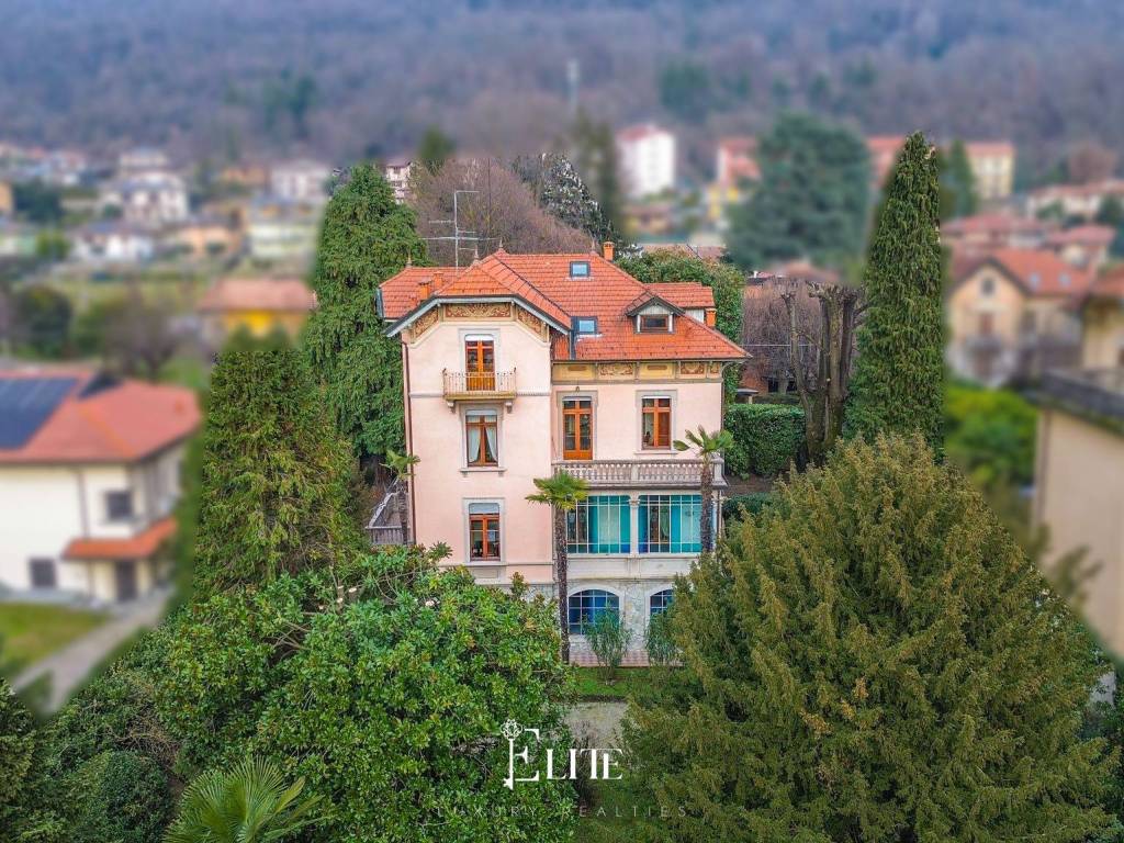 Villa a Gavirate in Via Alessandro Volta, 13 - Foto 2