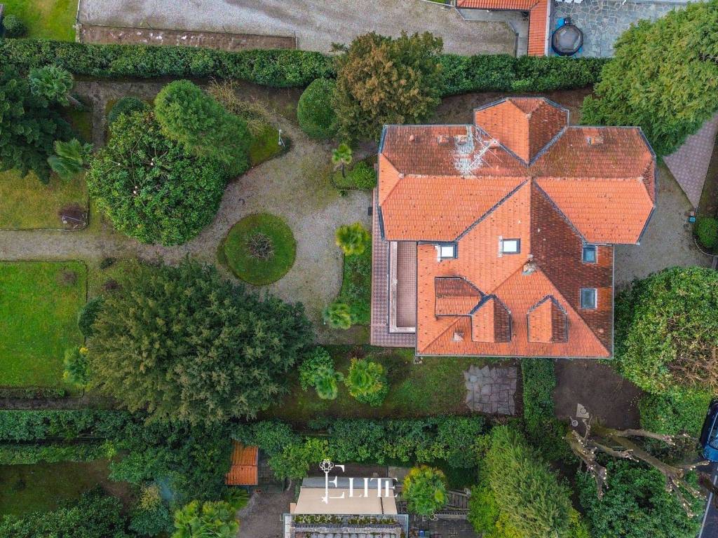 Villa a Gavirate in Via Alessandro Volta, 13 - Foto 3