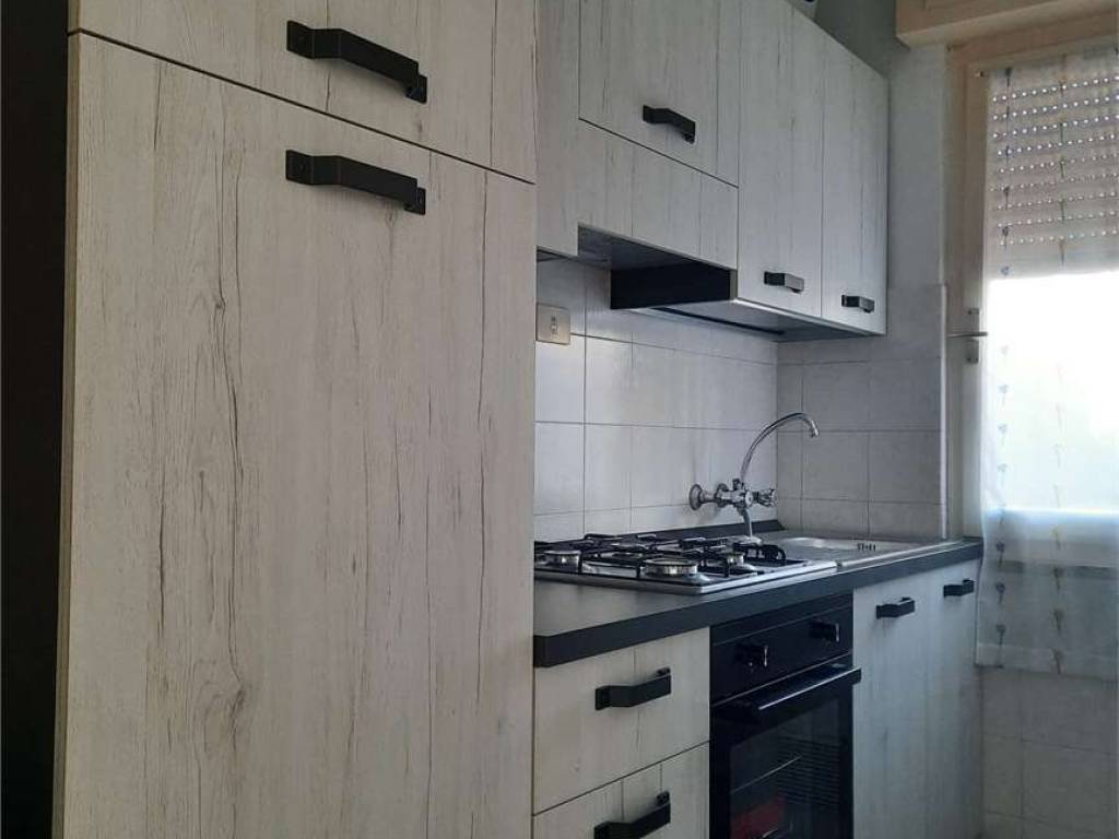 Appartamento a Cecina in Via Sebastiano Venier - Foto 5