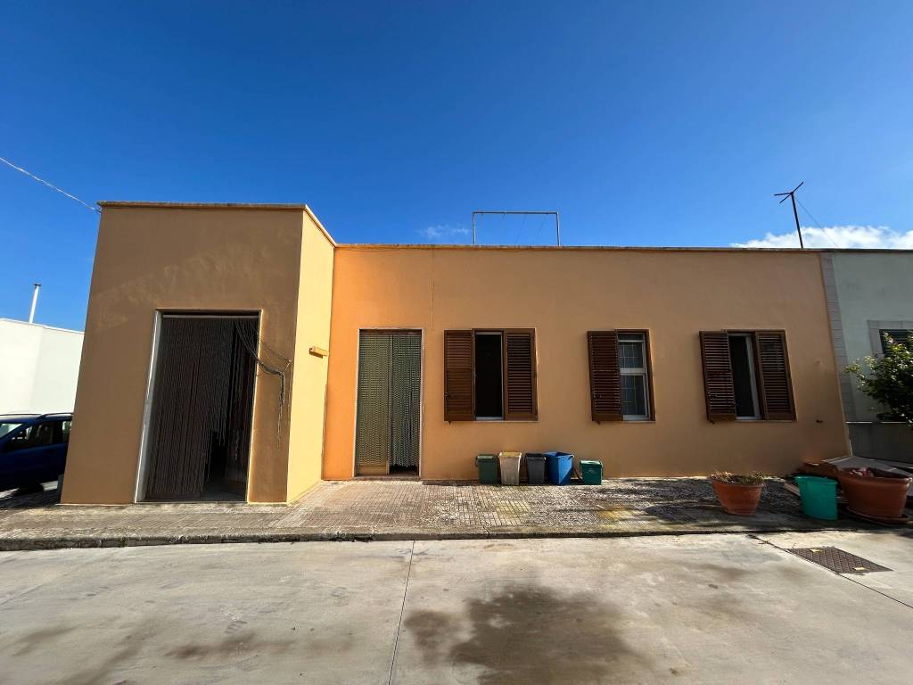 Casa indipendente a Sannicola in Via degli Studenti - Foto 2