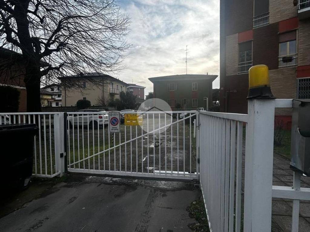 Box / garage a Rozzano in Via Bruno Buozzi, 78 - Foto 4