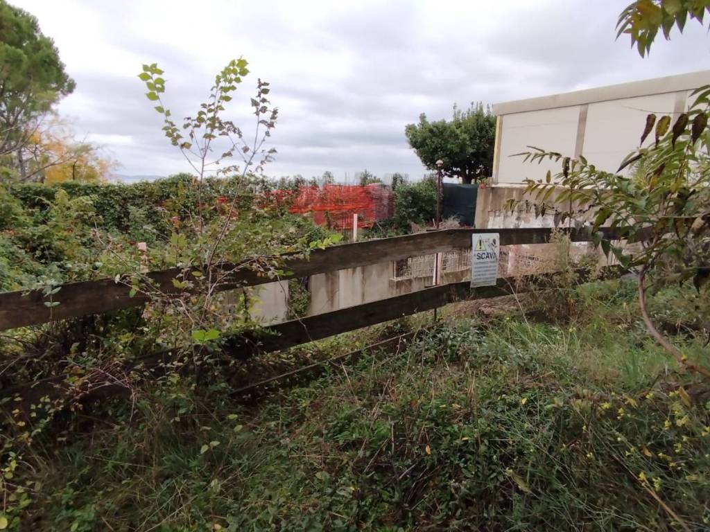 Terreno a Trieste in Salita della Trenovia - Foto 2