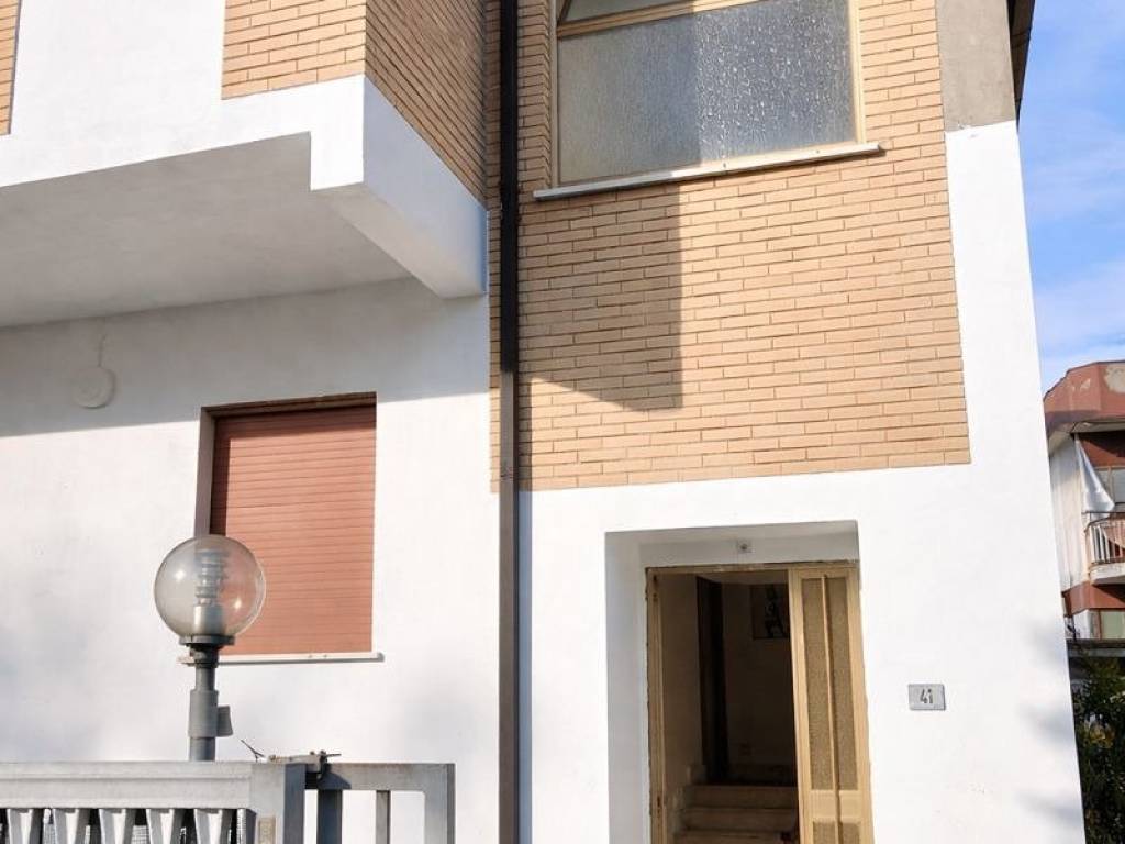 Villa a Latina in Strada Statale dei Monti Lepini, 29 - Foto 3