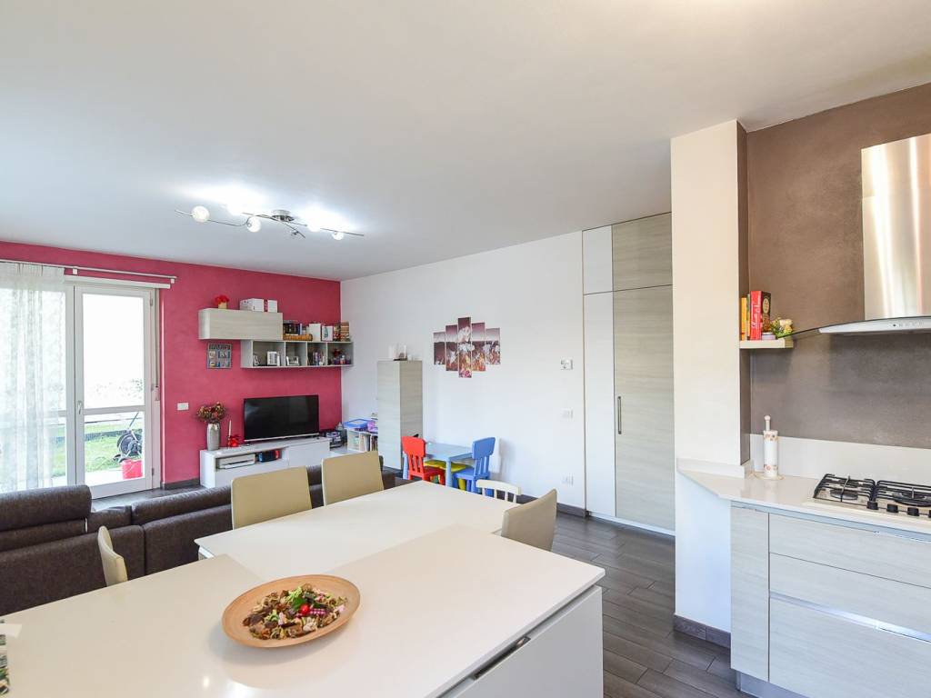 Appartamento a Oggiono in Località Bersaglio - Foto 4