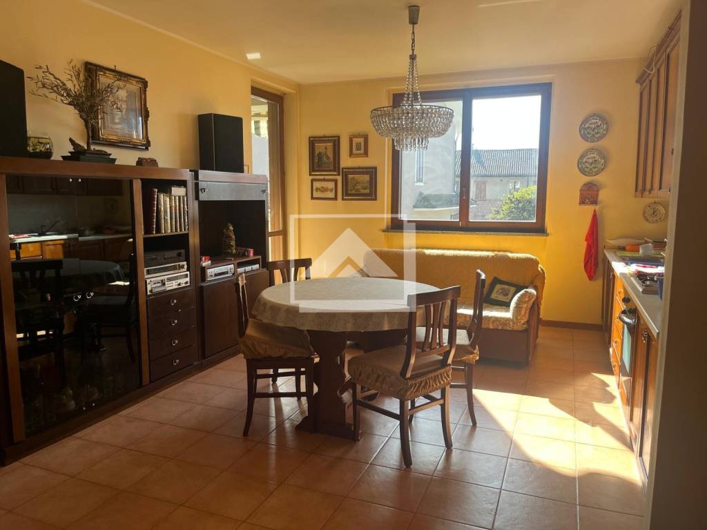 Appartamento a Zelo buon persico in Via Carlo Cattaneo - Foto 5