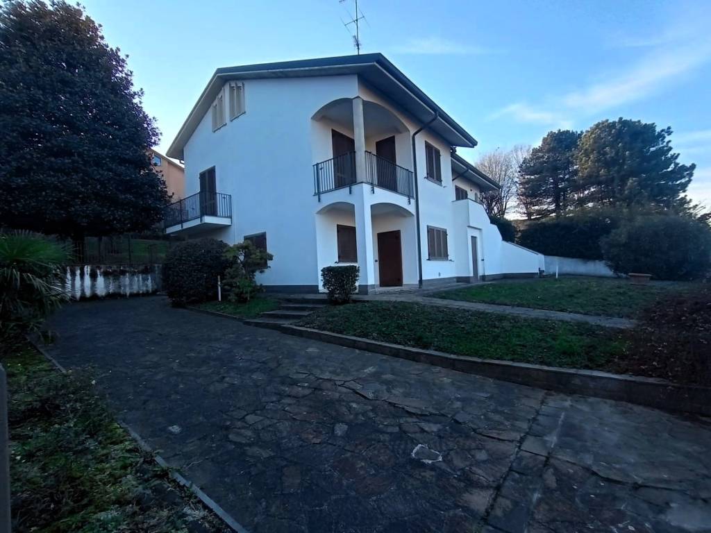 Villa a Costa masnaga in Via Giuseppe Verdi - Foto 3