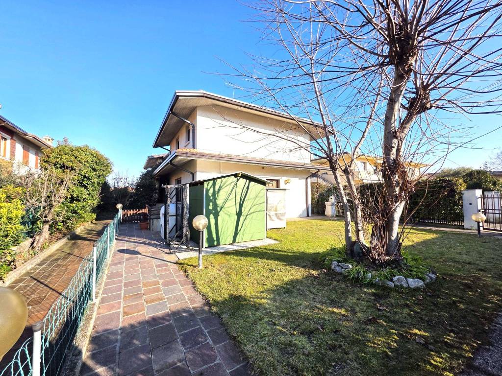 Villa a Sirmione in Via Alfonso La Marmora - Foto 2
