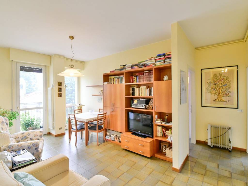 Appartamento a Carugo in Via Vincenzo Monti, 12 - Foto 3