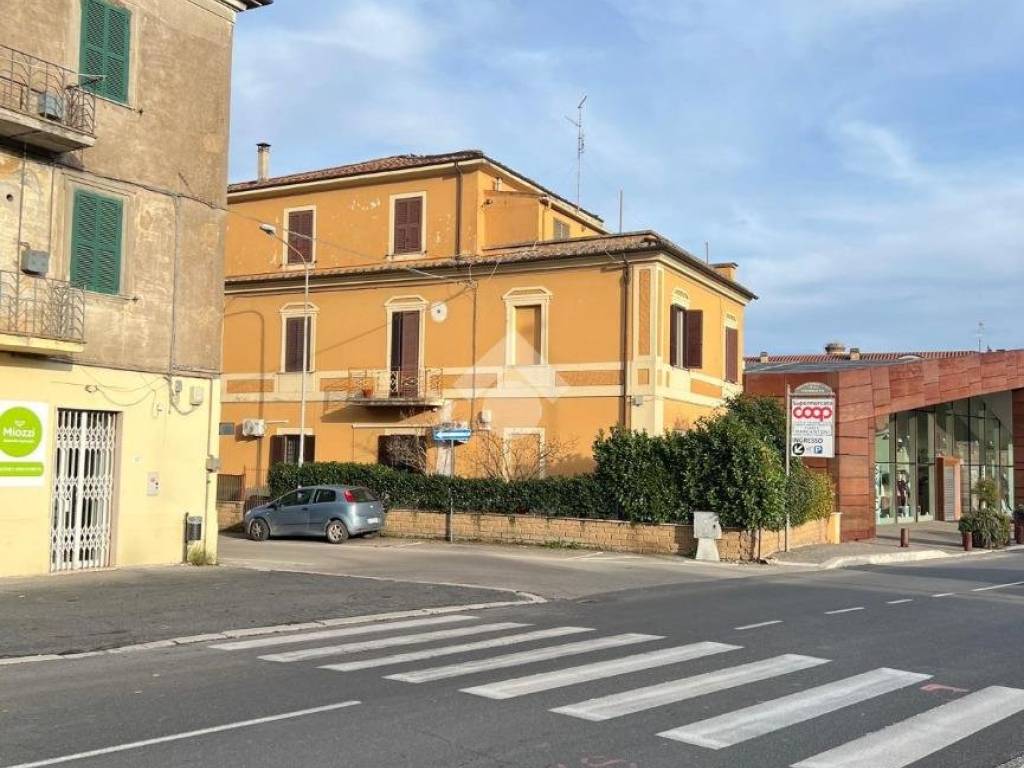 Appartamento a Civita castellana in Via Giuseppe Mazzini, 24 - Foto 2