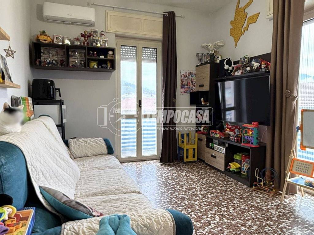 Appartamento a Verbania in Via Annibale Rosa, 52 - Foto 2