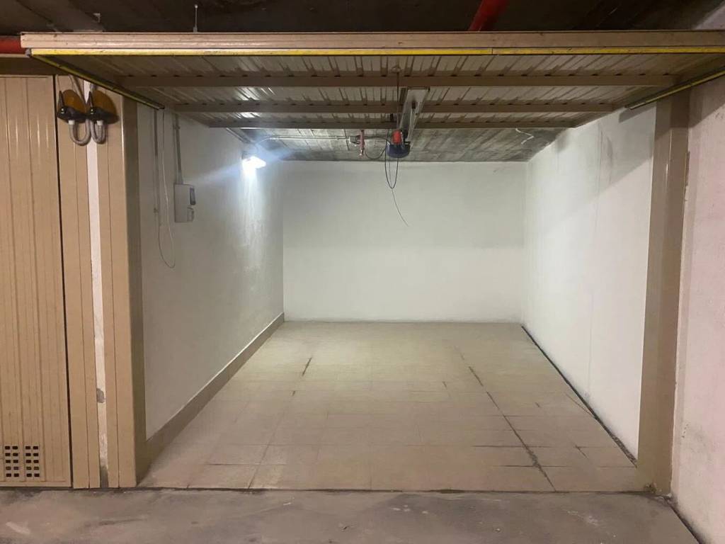 Box / garage a Loano in Via Simone Stella, 34 - Foto 3