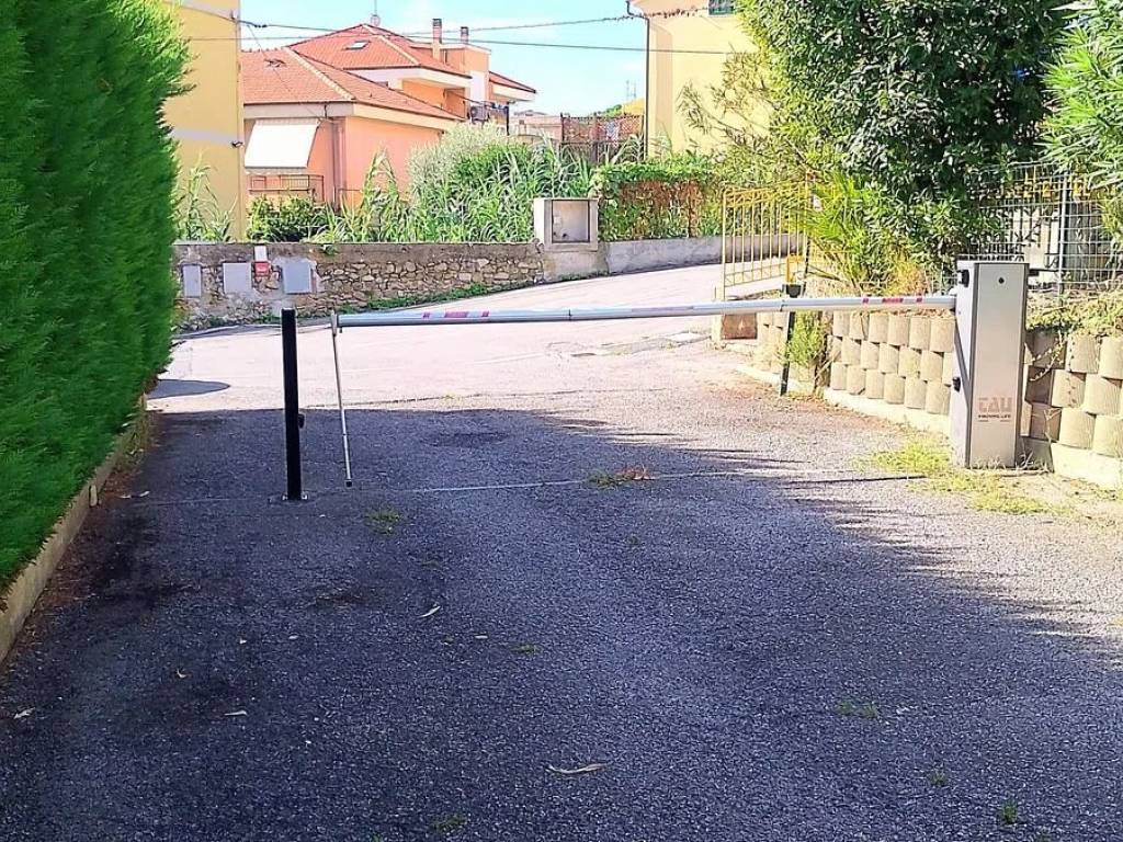 Box / garage a Loano in Strada Statale 1, 120 - Foto 2