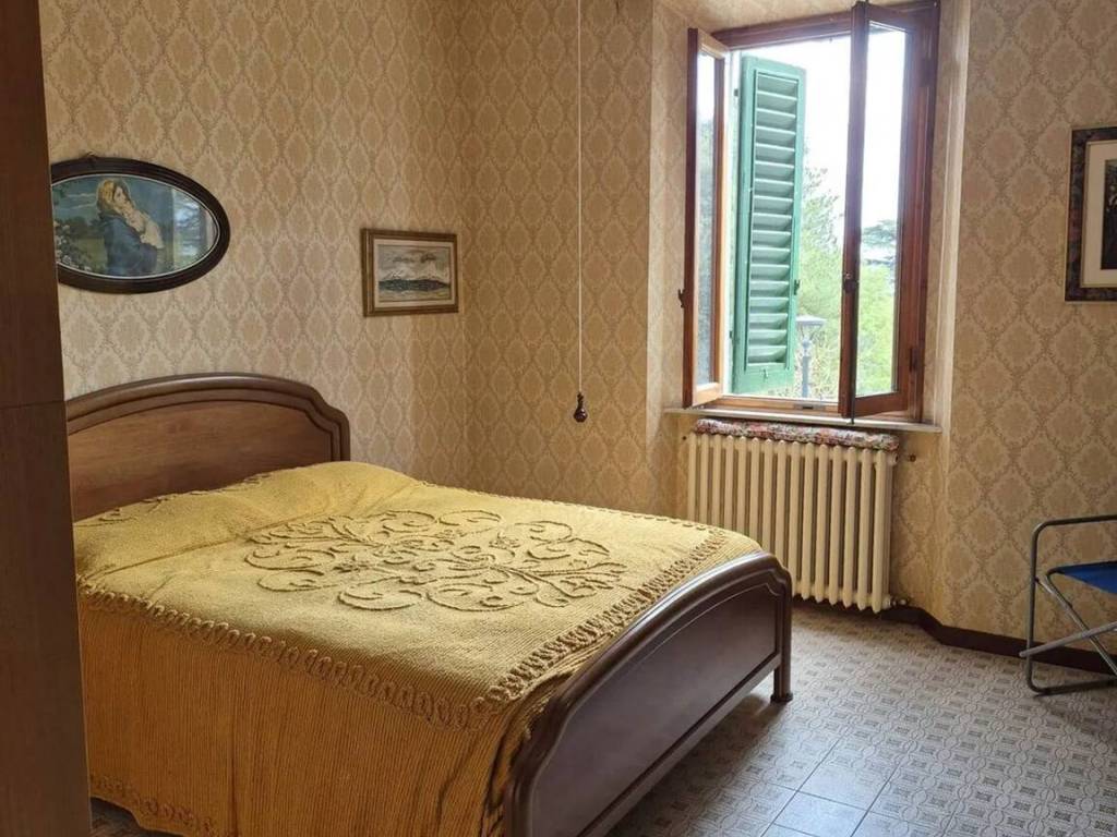 Appartamento a Gambassi terme in Via Vittorio Veneto - Foto 4