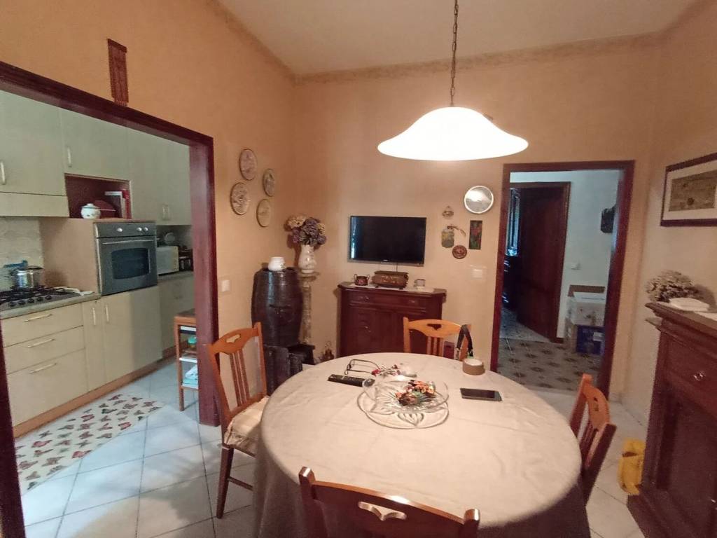Appartamento a Gambassi terme in Via Vittorio Veneto - Foto 5