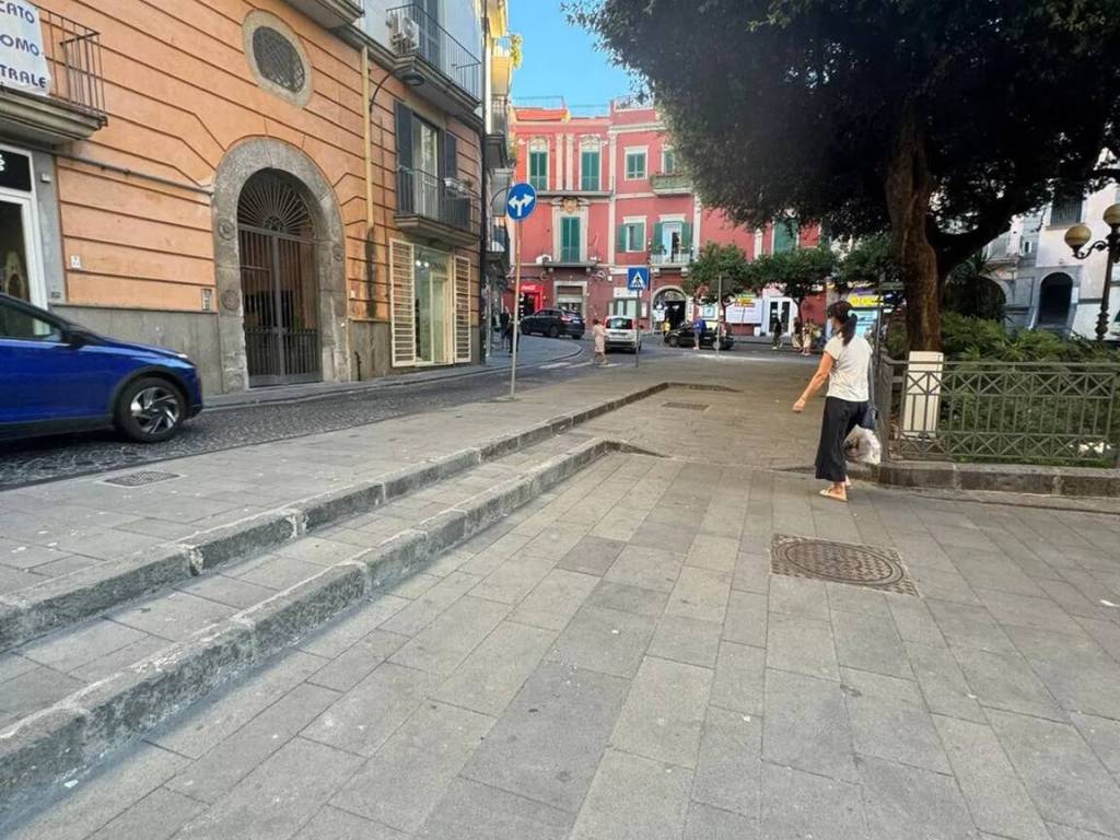 Immobile a Pozzuoli in Piazza Della Repubblica No Number - Foto 2