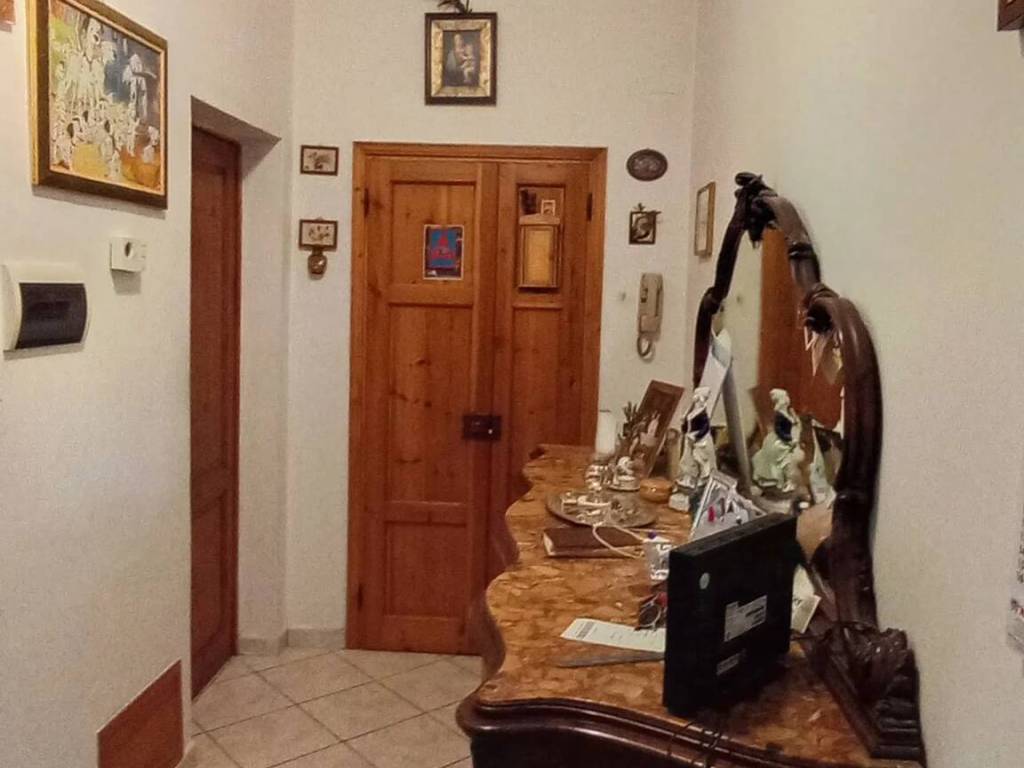 Appartamento a Gambassi terme in Via Vittorio Veneto - Foto 5