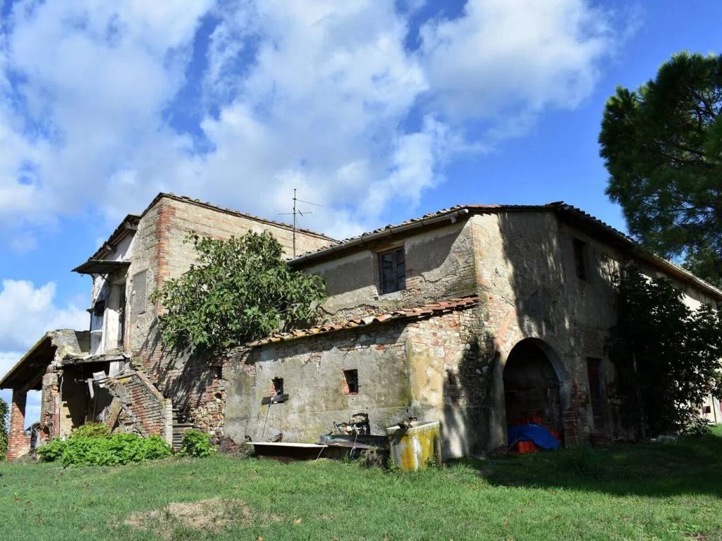 Rustico / casale a Gambassi terme in Via Xii Dicembre - Foto 2