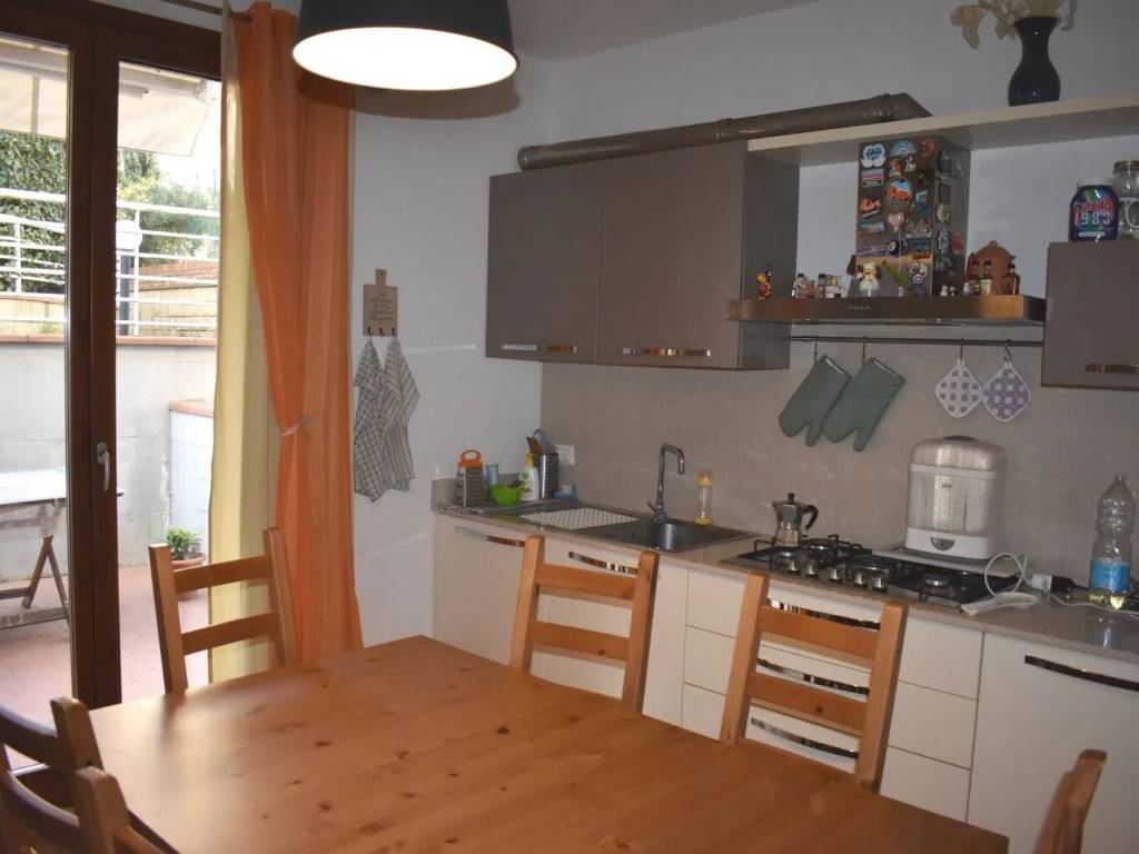 Appartamento a Gambassi terme in Viale Antonio Gramsci - Foto 3