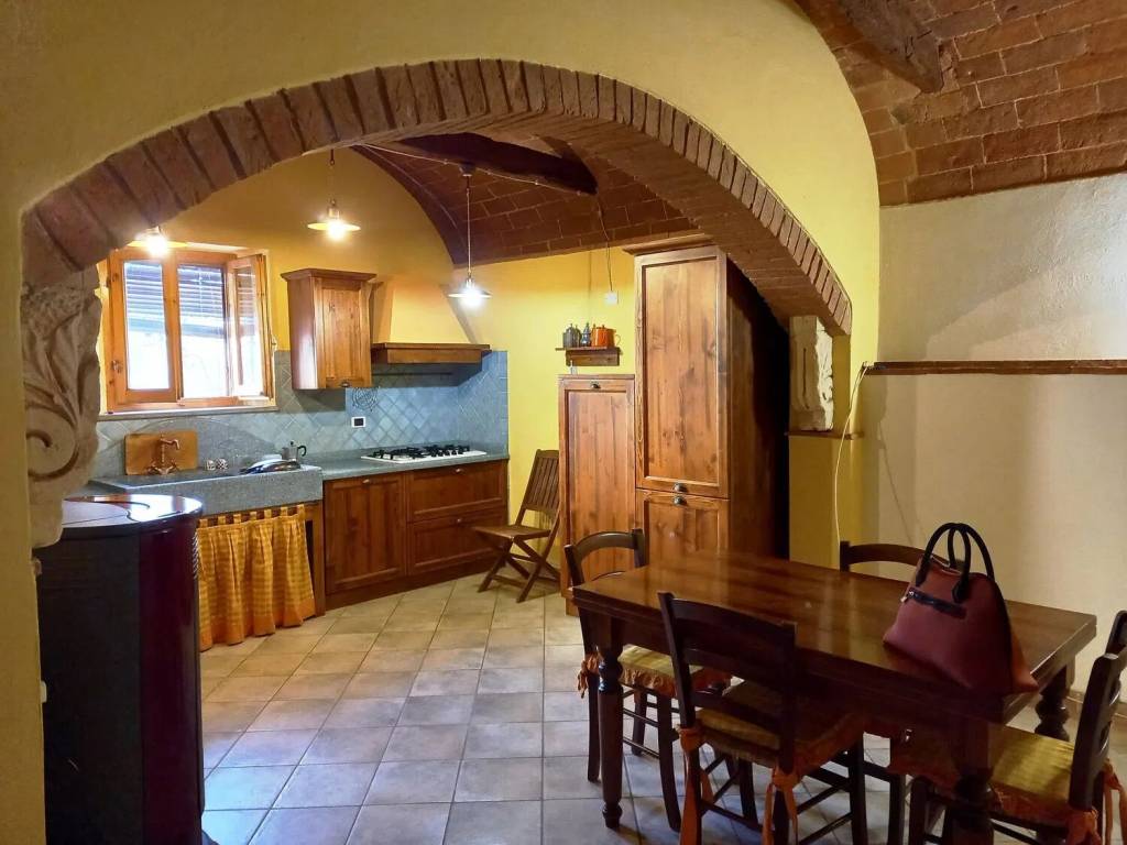 Appartamento a Gambassi terme in Piazza Arfaioli No Number - Foto 4