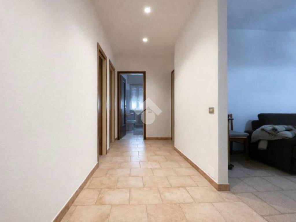 Appartamento a Bisuschio in Via C. Porta, 5 - Foto 5