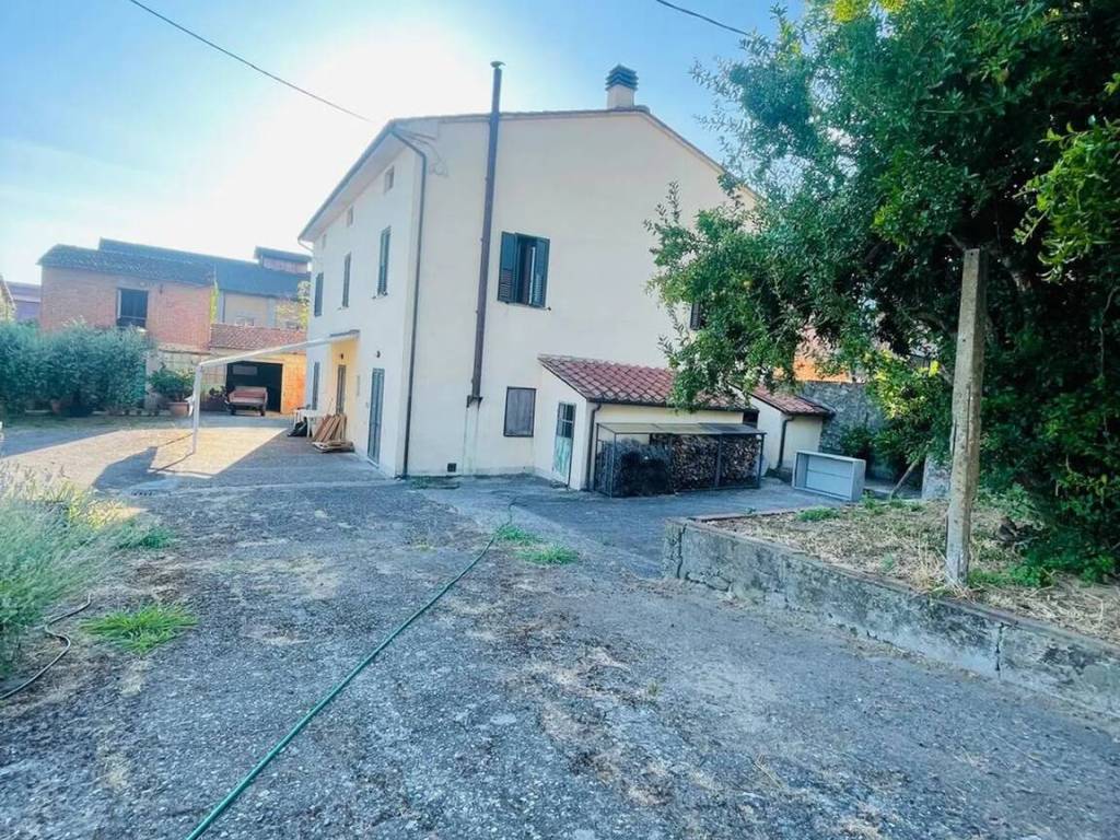 Villa a Pescia in Via Fiorentina No Number - Foto 2