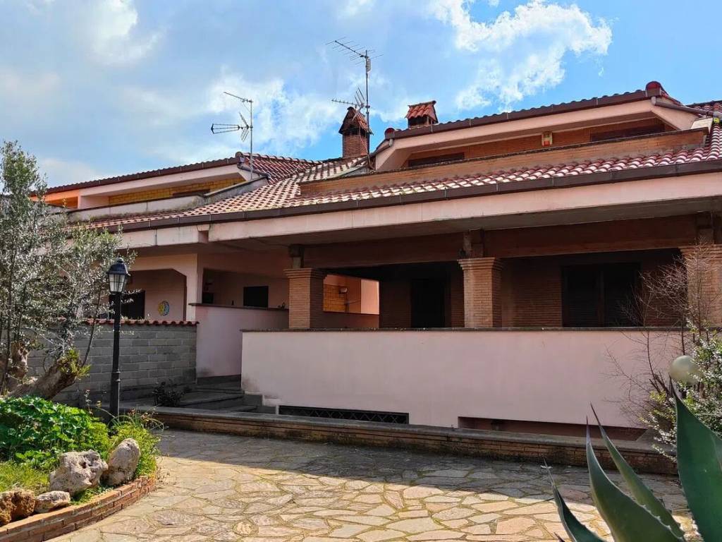 Villa a Ardea in Via Isernia, 36 - Foto 2