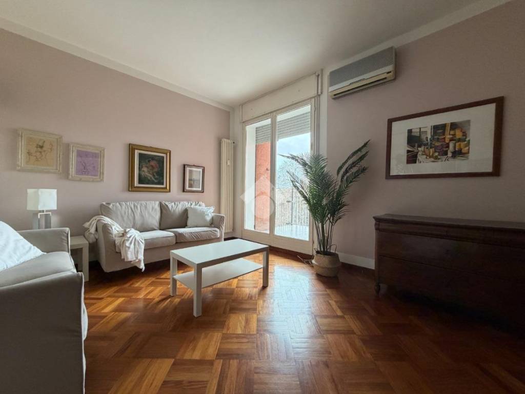Appartamento a Parma in Viale dei Mille, 22 - Foto 2
