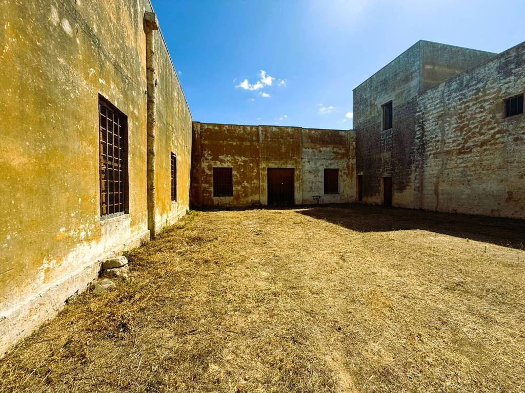 Palazzo / stabile a Monteroni di lecce in Strada Provinciale Copertino - Foto 2