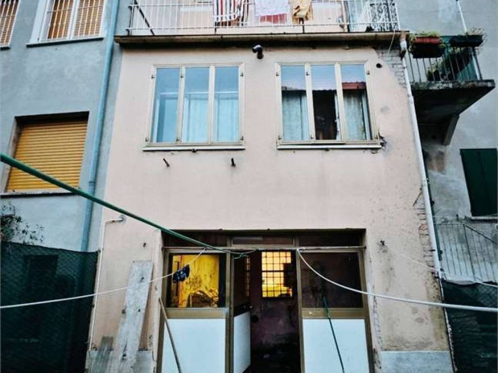 Casa indipendente a Correggio in VIA ASIOLI, 5 - Foto 2