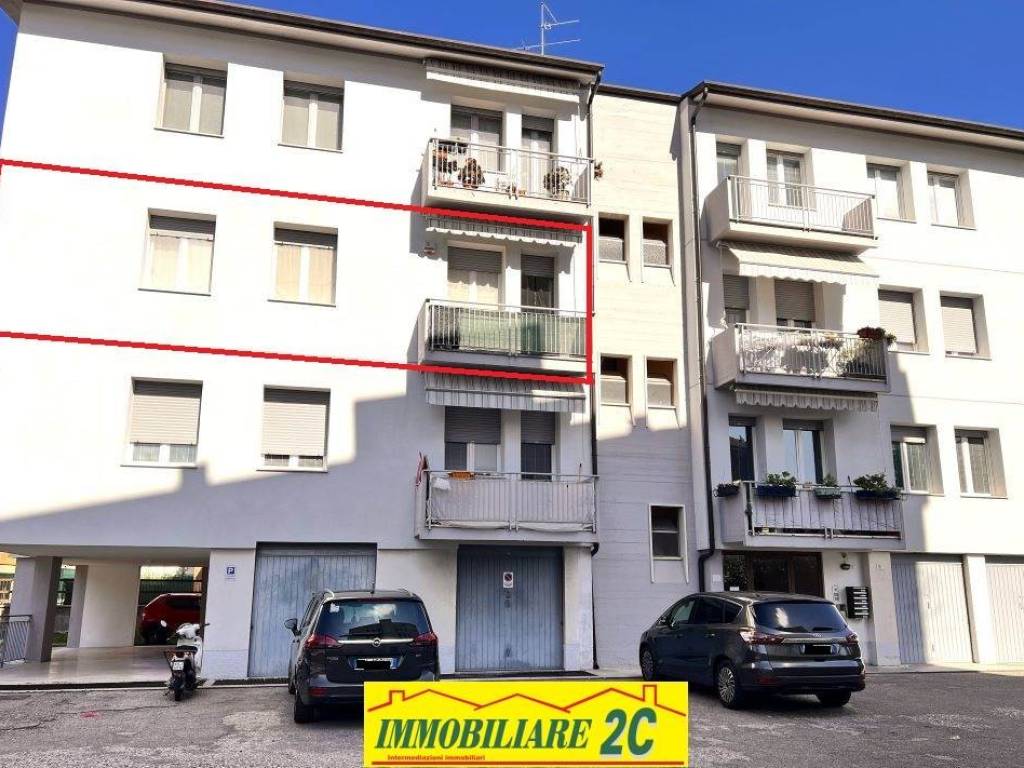 Appartamento a Verona in VIA GASPARE DEL CARRETTO, 5 - Foto 2