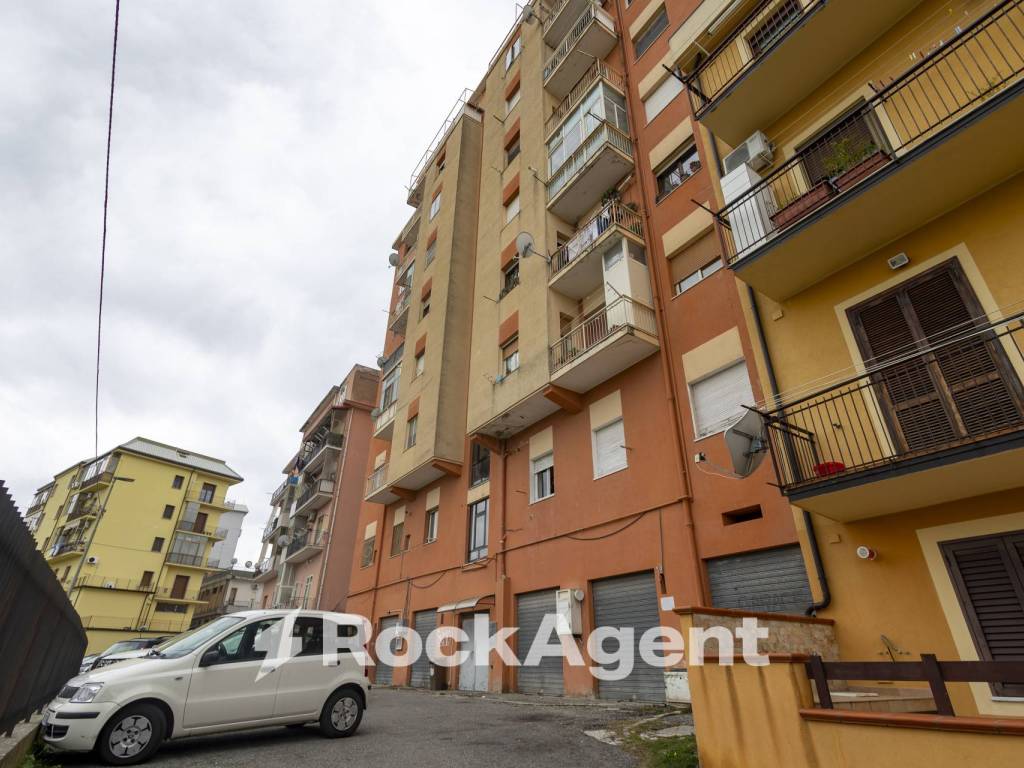 Appartamento a Catanzaro in Via Ettore Vitale - Foto 3