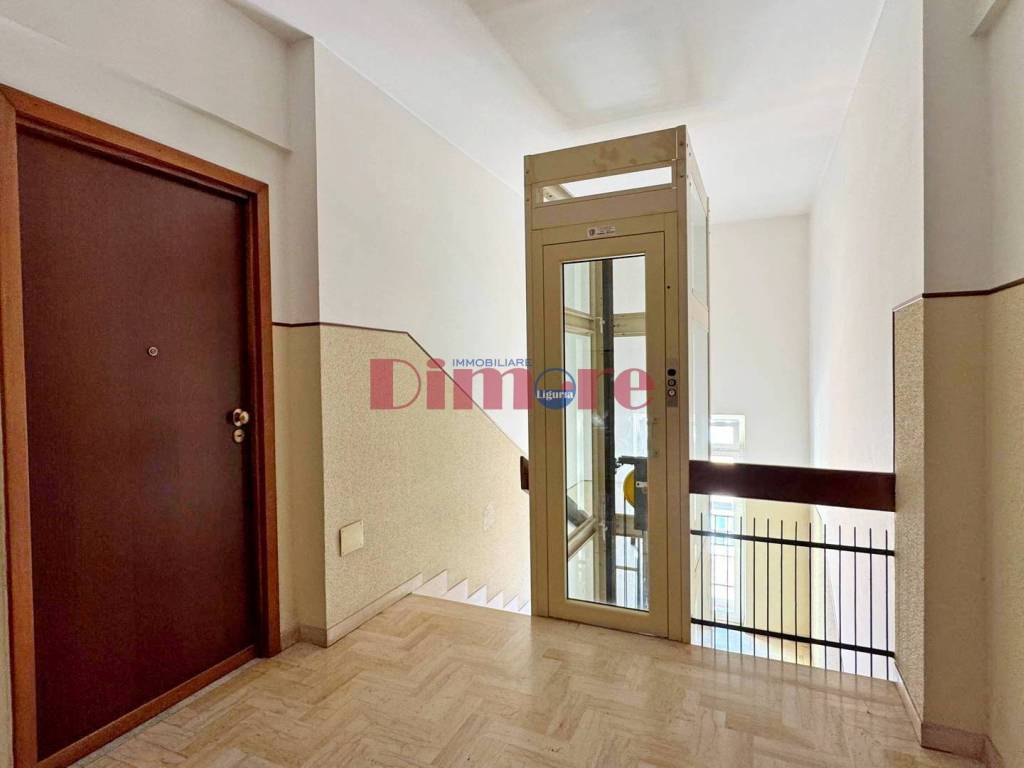 Appartamento a Finale ligure in Via Ippolito Nievo, 5 - Foto 4