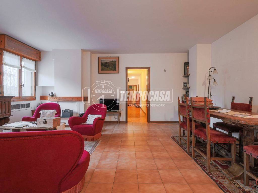 Appartamento a Castel san pietro terme in Piazza Papa Giovanni XXIII - Foto 4