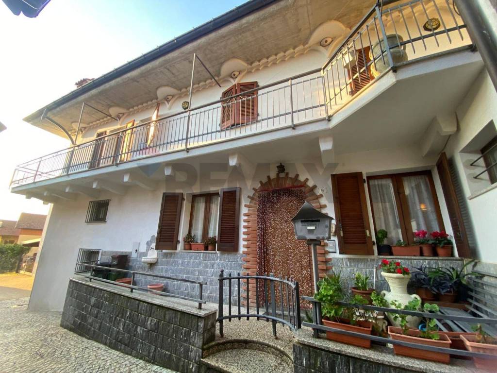Casa indipendente a Luino in La Pezza, 9 - Foto 2