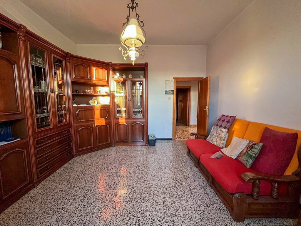 Appartamento a Cecina in Via Francesco De Sanctis, 4 - Foto 3