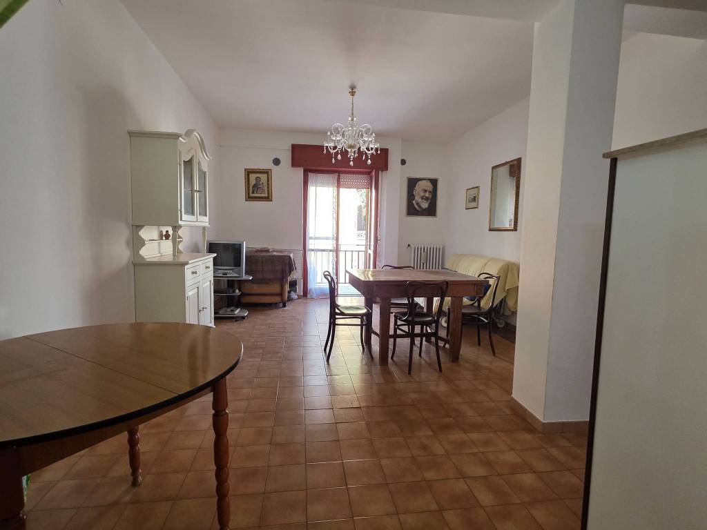 Appartamento a San giovanni rotondo in Viale Cappuccini, 109 - Foto 2