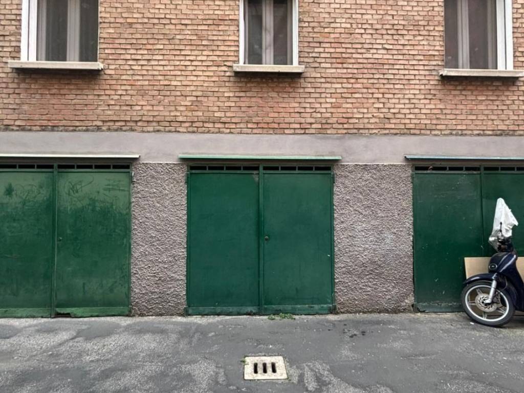 Box / garage a Bologna in Via Serafino Calindri, 12 - Foto 2