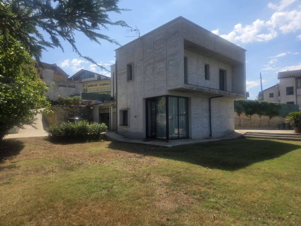 Villa a Ceccano in Via Giulio Pastore - Foto 3