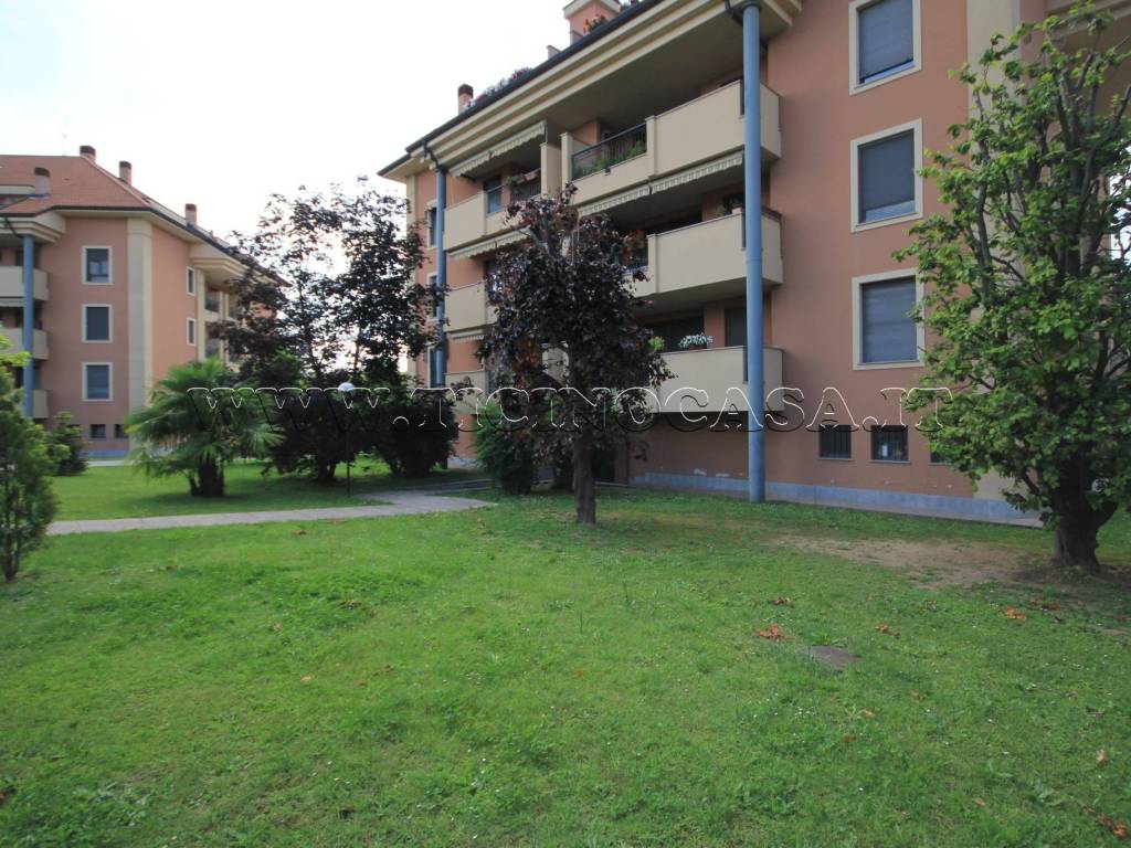 Box / garage a Magenta in Via Maddalena da Canossa, 34 - Foto 3