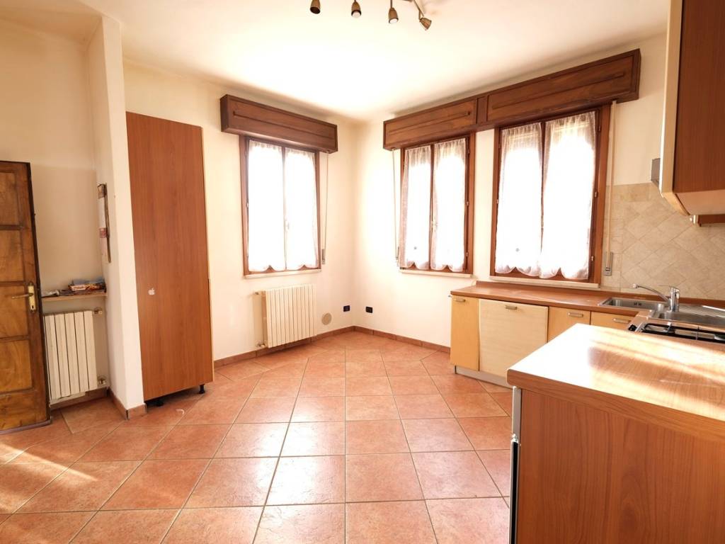 Casa indipendente a Porto mantovano in Piazzale Roma - Foto 5