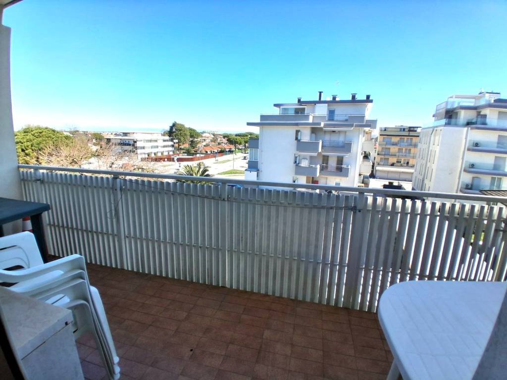Appartamento a Lignano sabbiadoro in Viale Europa, 47 - Foto 3