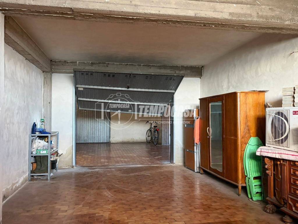 Box / garage a Gravina di catania in Via Fratelli Bandiera - Foto 4