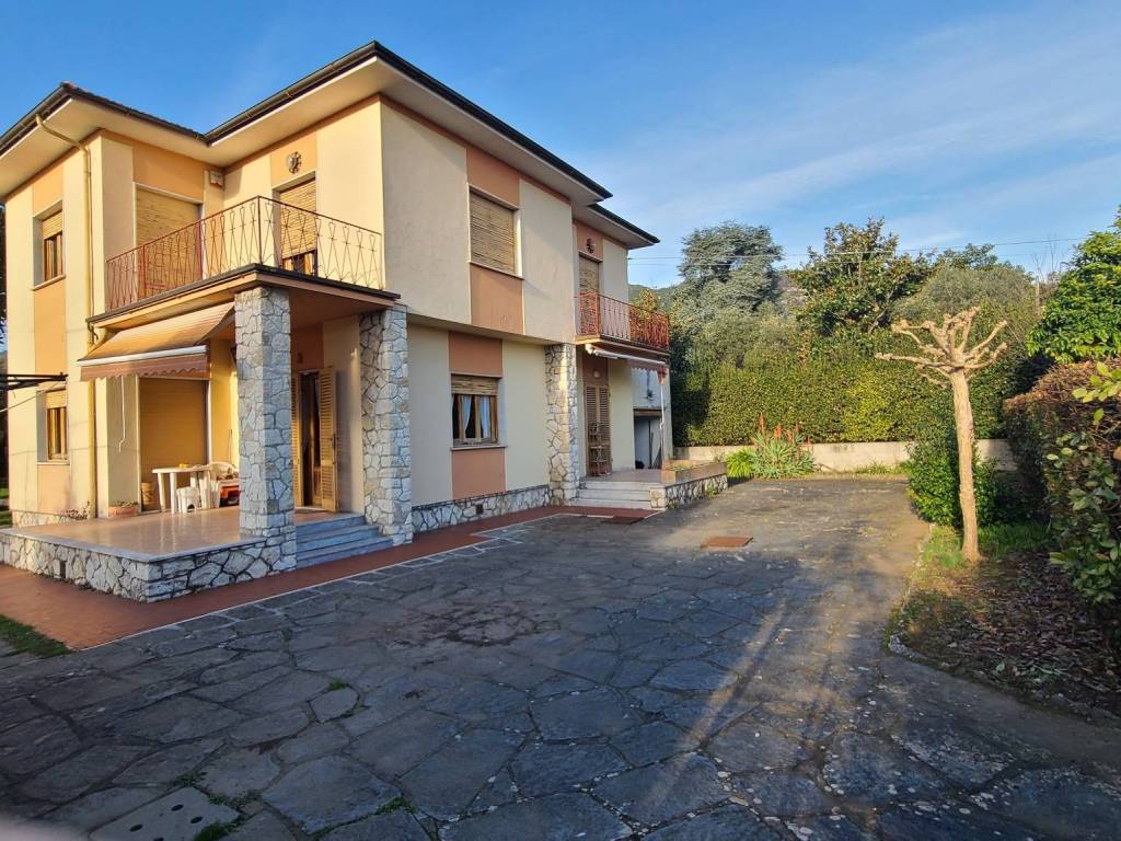 Villa a Seravezza in Via Antonio Gramsci, 53 - Foto 2