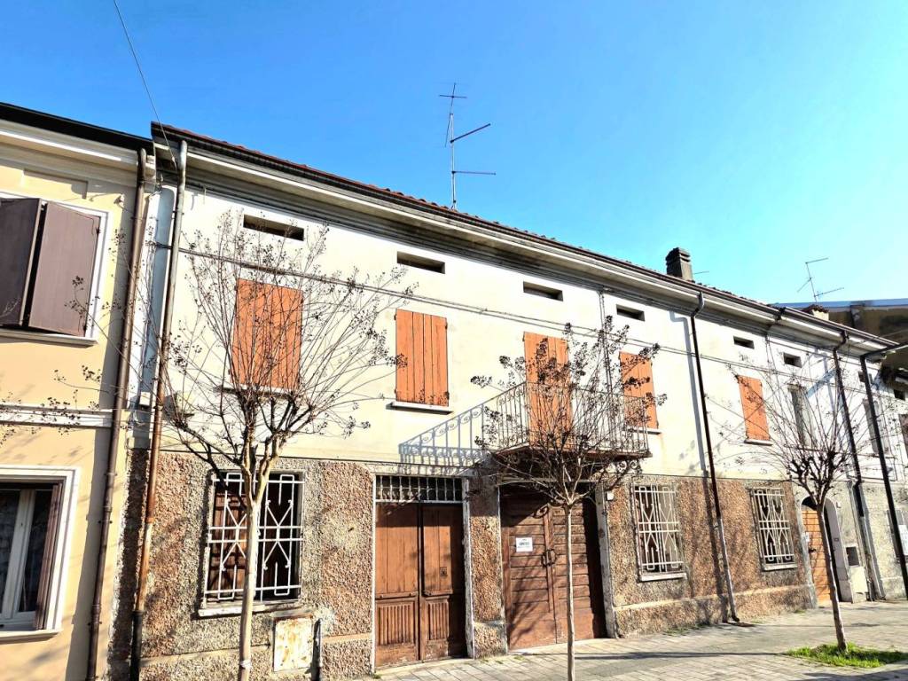Casa indipendente a Guastalla in Via Pieve - Foto 2