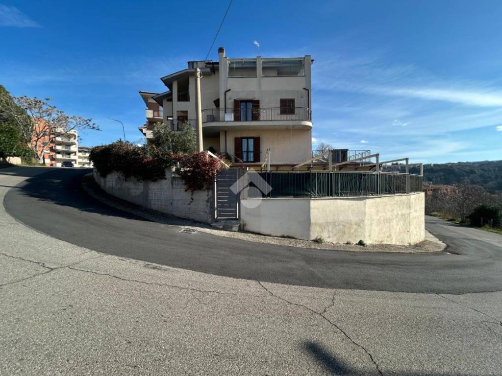 Appartamento a Viterbo in Via Angelo Ioppi - Foto 2