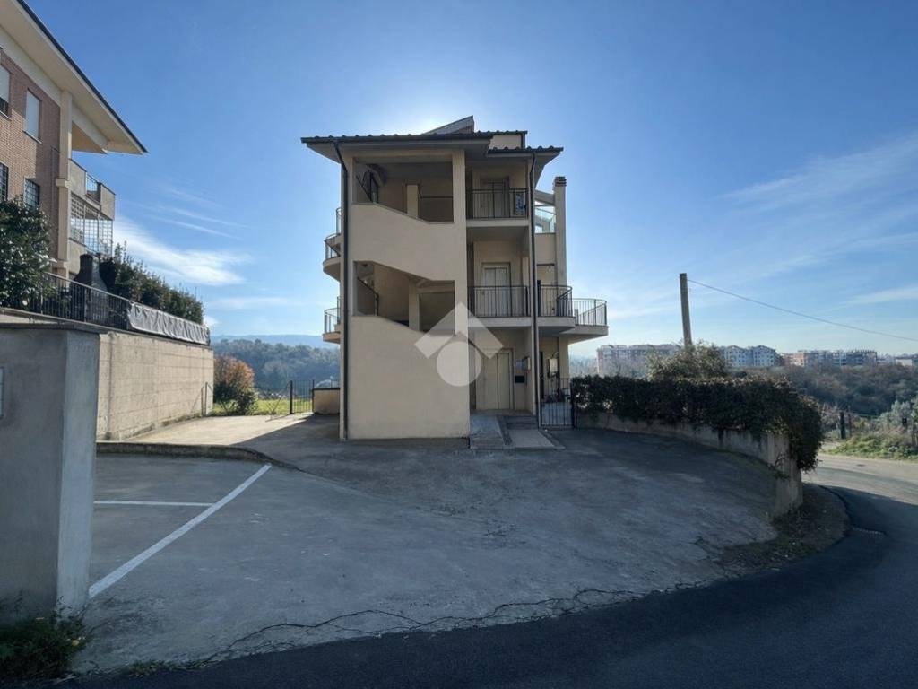Appartamento a Viterbo in Via Angelo Ioppi - Foto 3