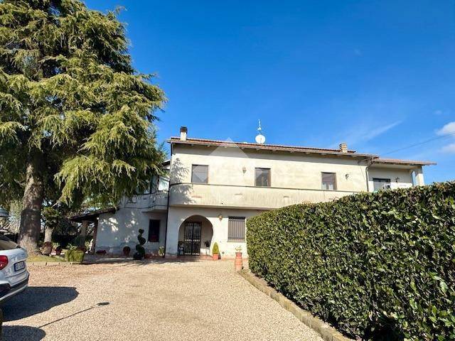 Villa a Montefiascone in VIA POGGIO DELLA FRUSTA, 1 - Foto 5