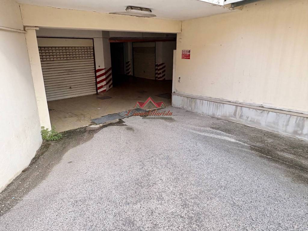 Box / garage a Valenzano in Via Santa Croce - Foto 2